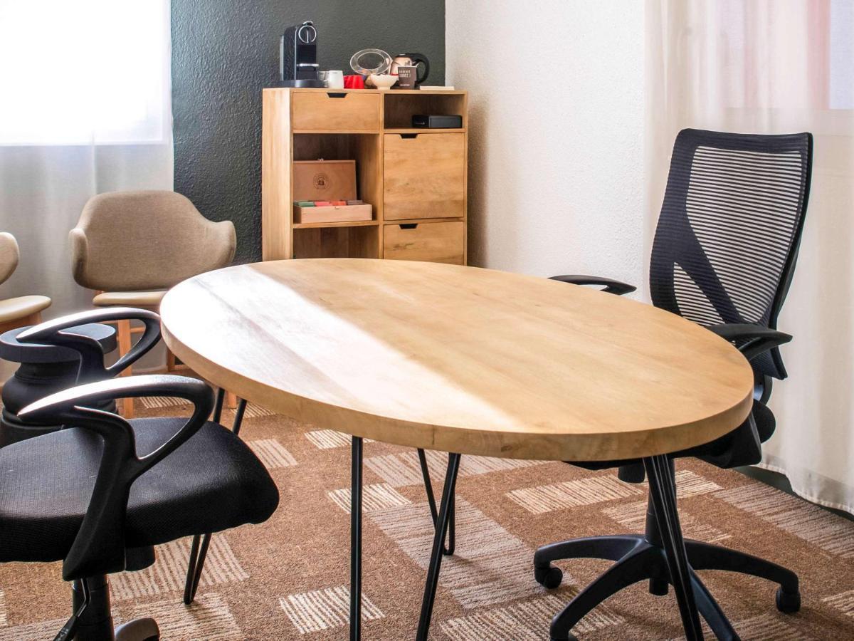 Hotel Ibis Poitiers Sud Esterno foto