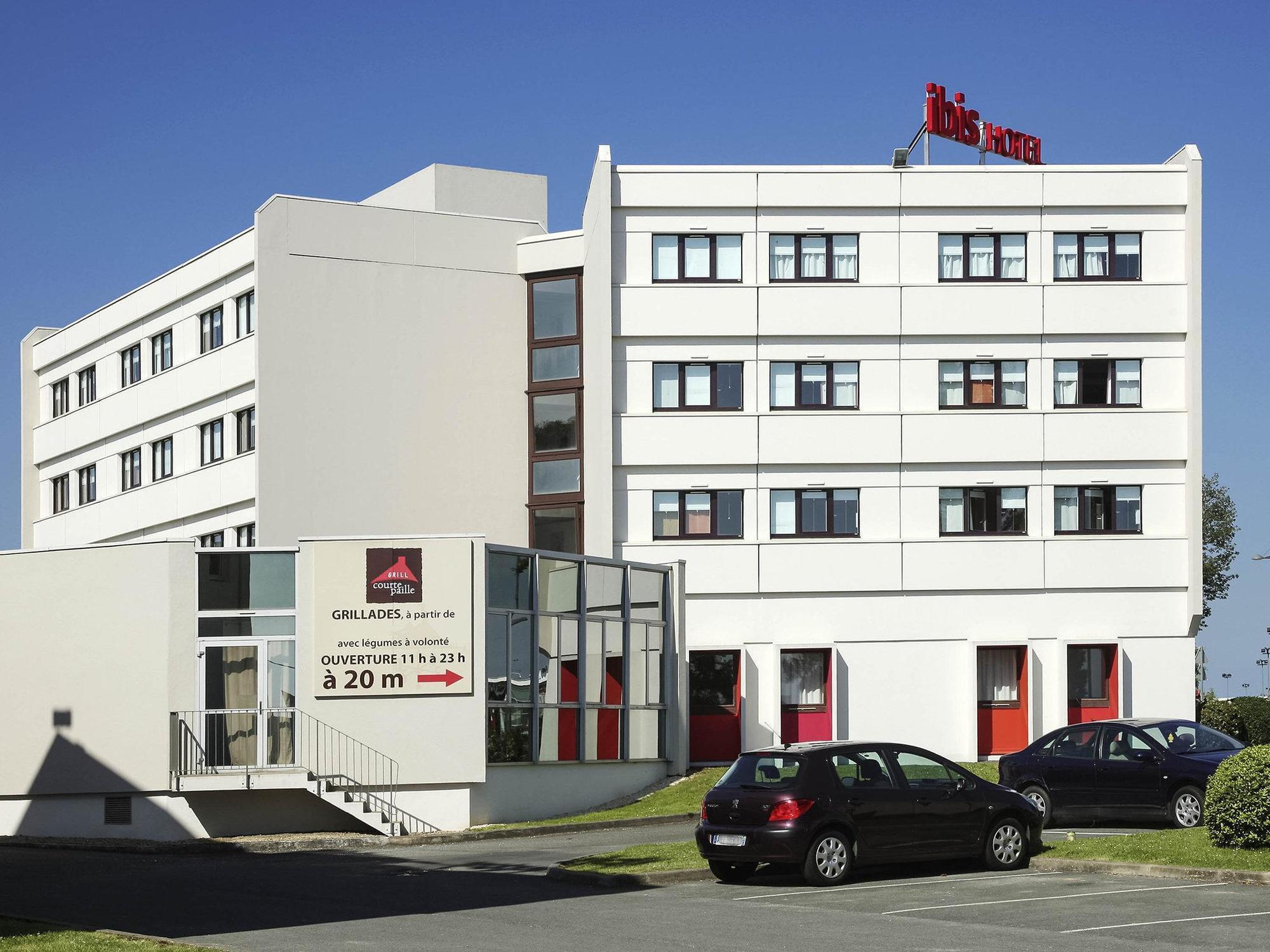 Hotel Ibis Poitiers Sud Esterno foto