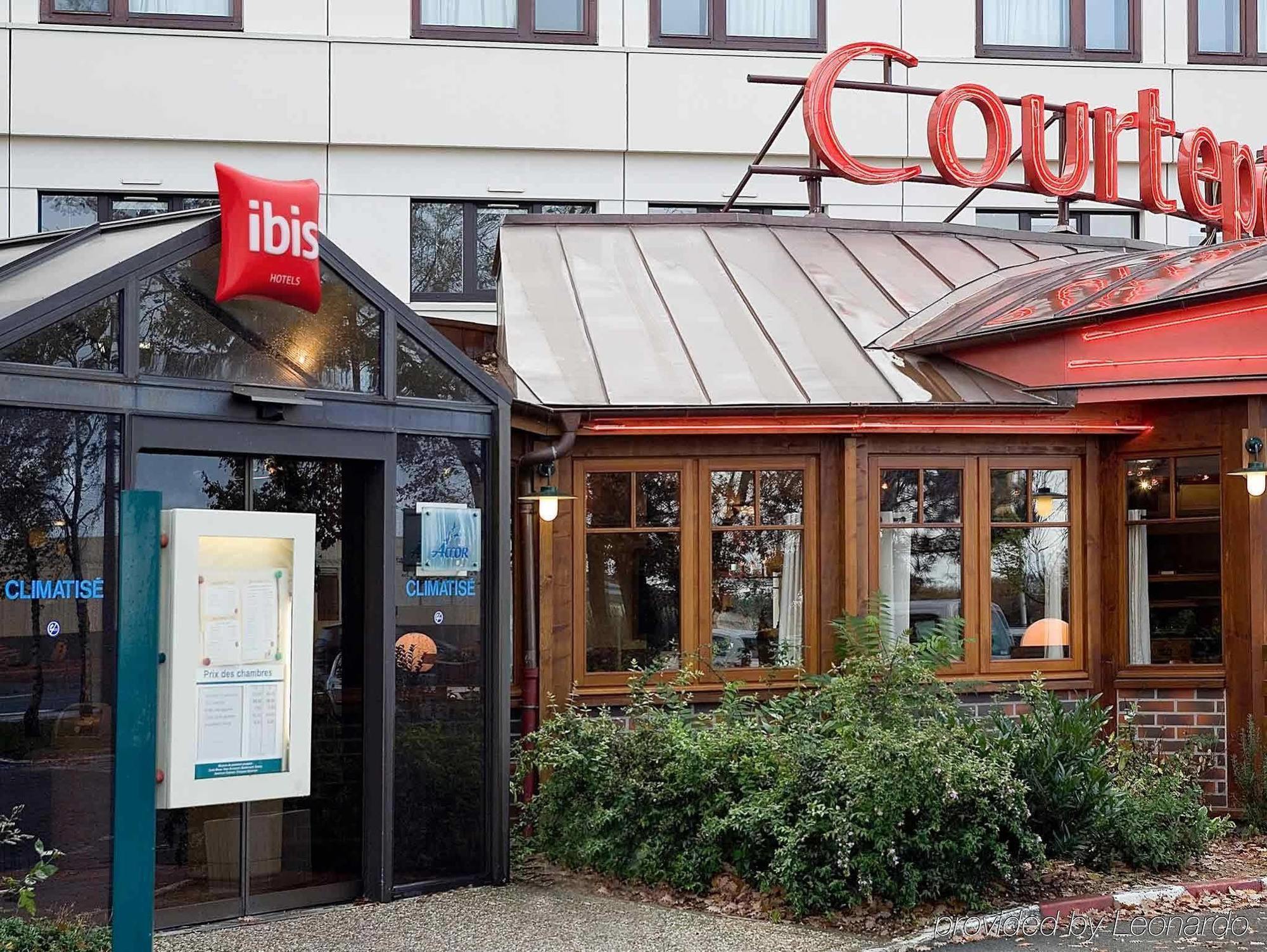 Hotel Ibis Poitiers Sud Esterno foto